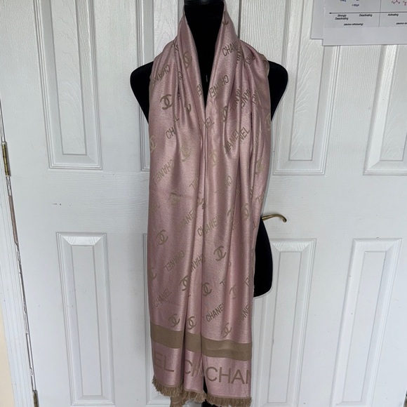 Pink and Gold Scarf - Picture 11 of 17